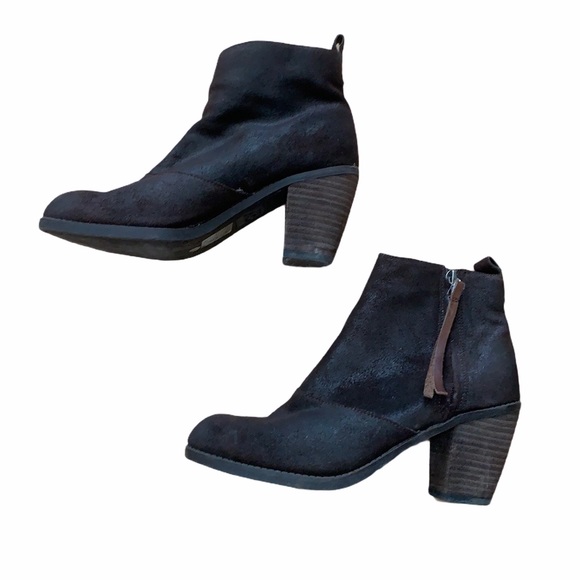 DV Dolce Vita Booties - Picture 3 of 9